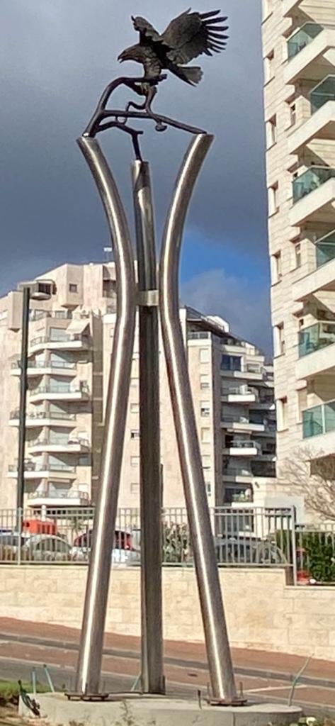 Eagle in Neshir - side view