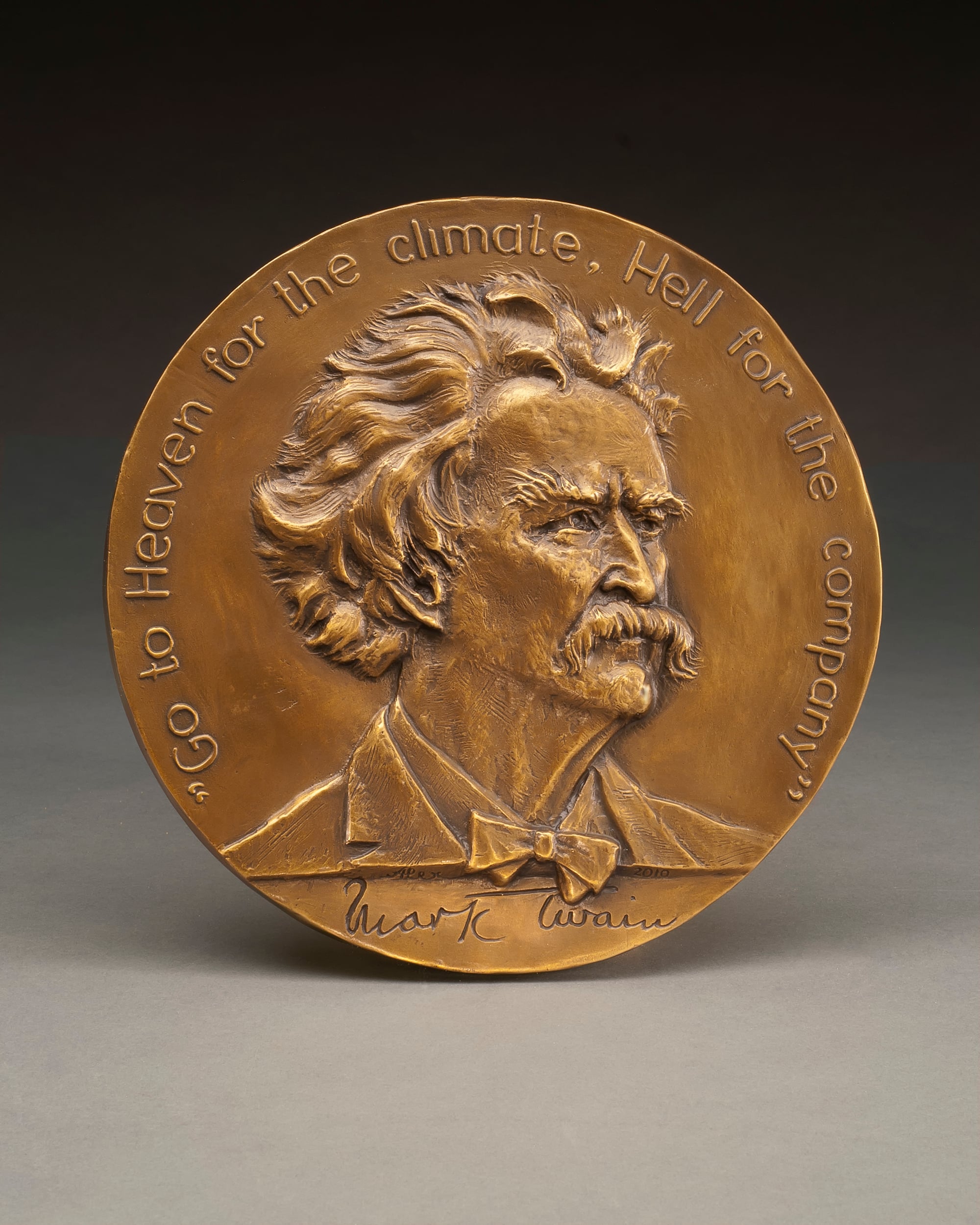 Mark Twain, Relief Sculpture